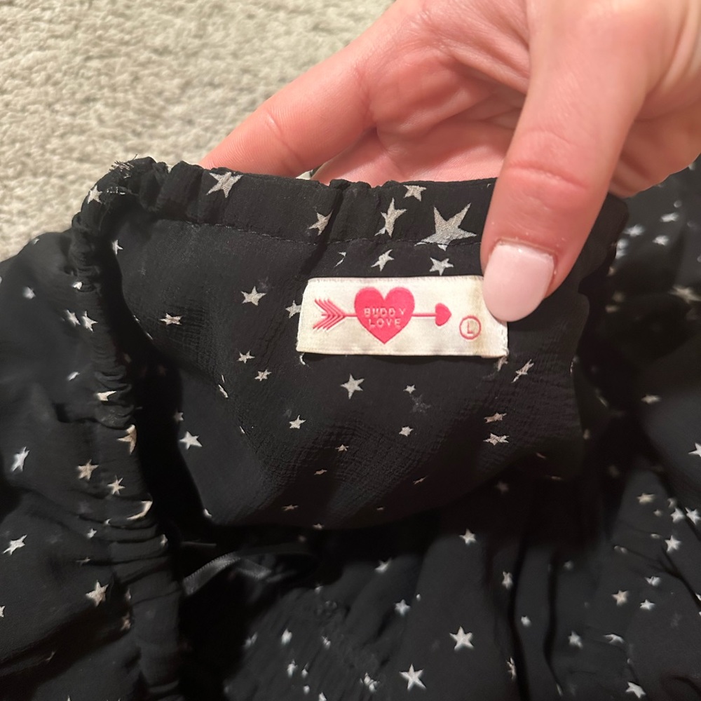 Black and White Star One Shoulder Buddy Love - Picture 2 of 4